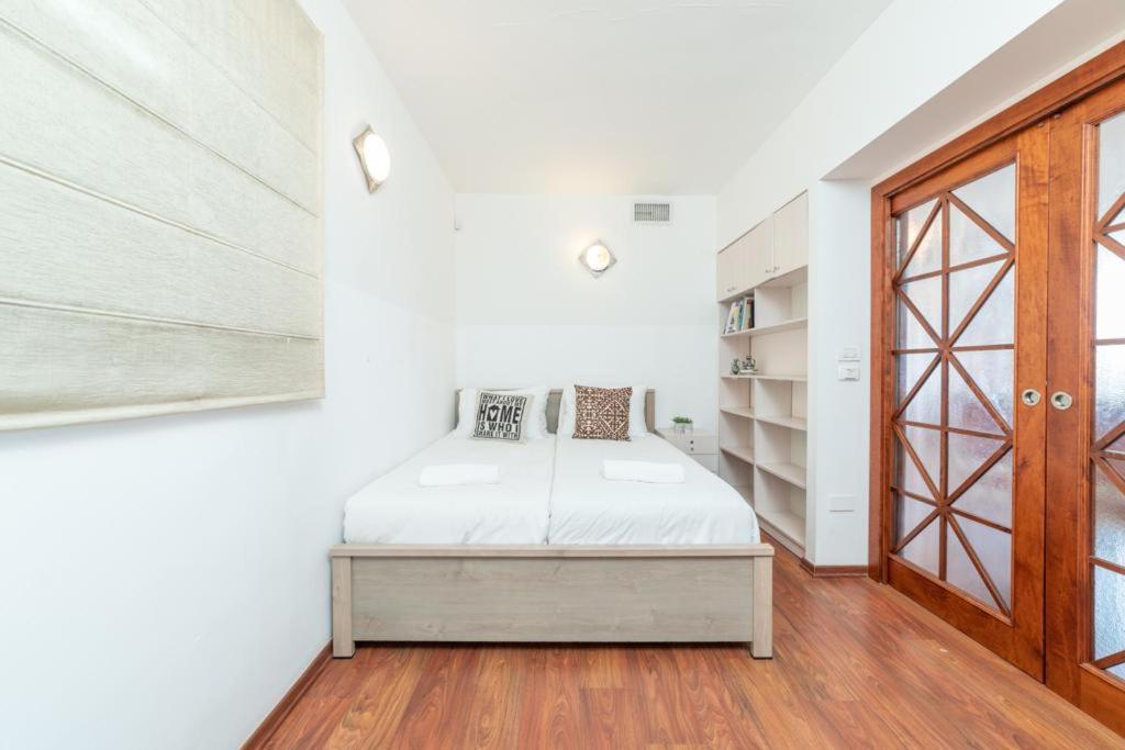Art Apartment In Mamila - Art & View エルサレム エクステリア 写真