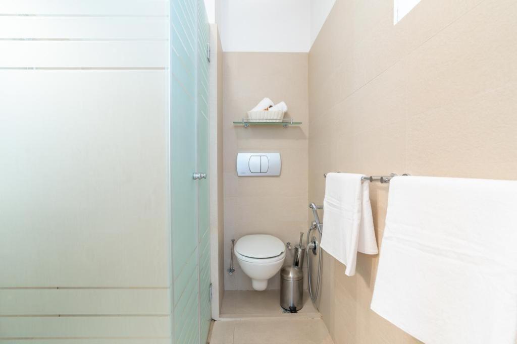 Art Apartment In Mamila - Art & View エルサレム エクステリア 写真