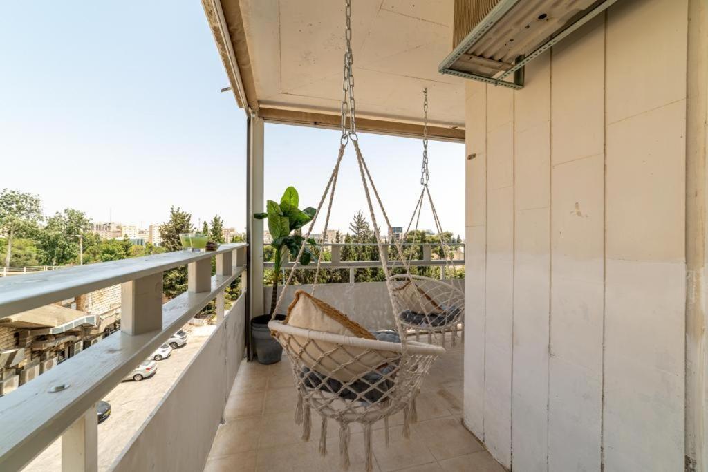 Art Apartment In Mamila - Art & View エルサレム エクステリア 写真