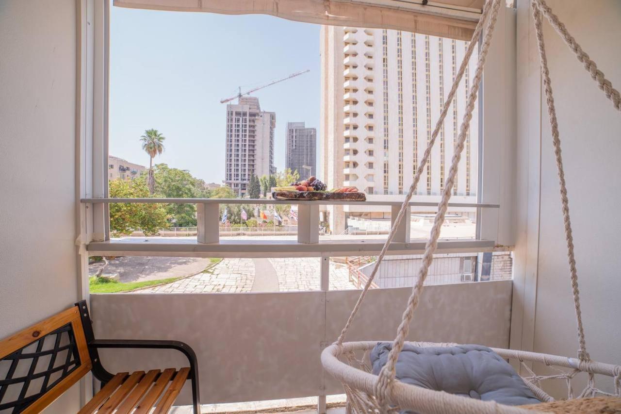 Art Apartment In Mamila - Art & View エルサレム エクステリア 写真