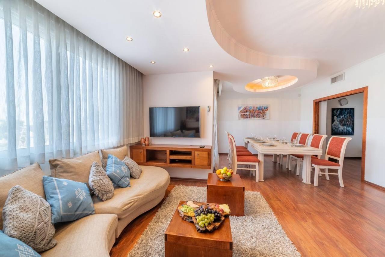 Art Apartment In Mamila - Art & View エルサレム エクステリア 写真