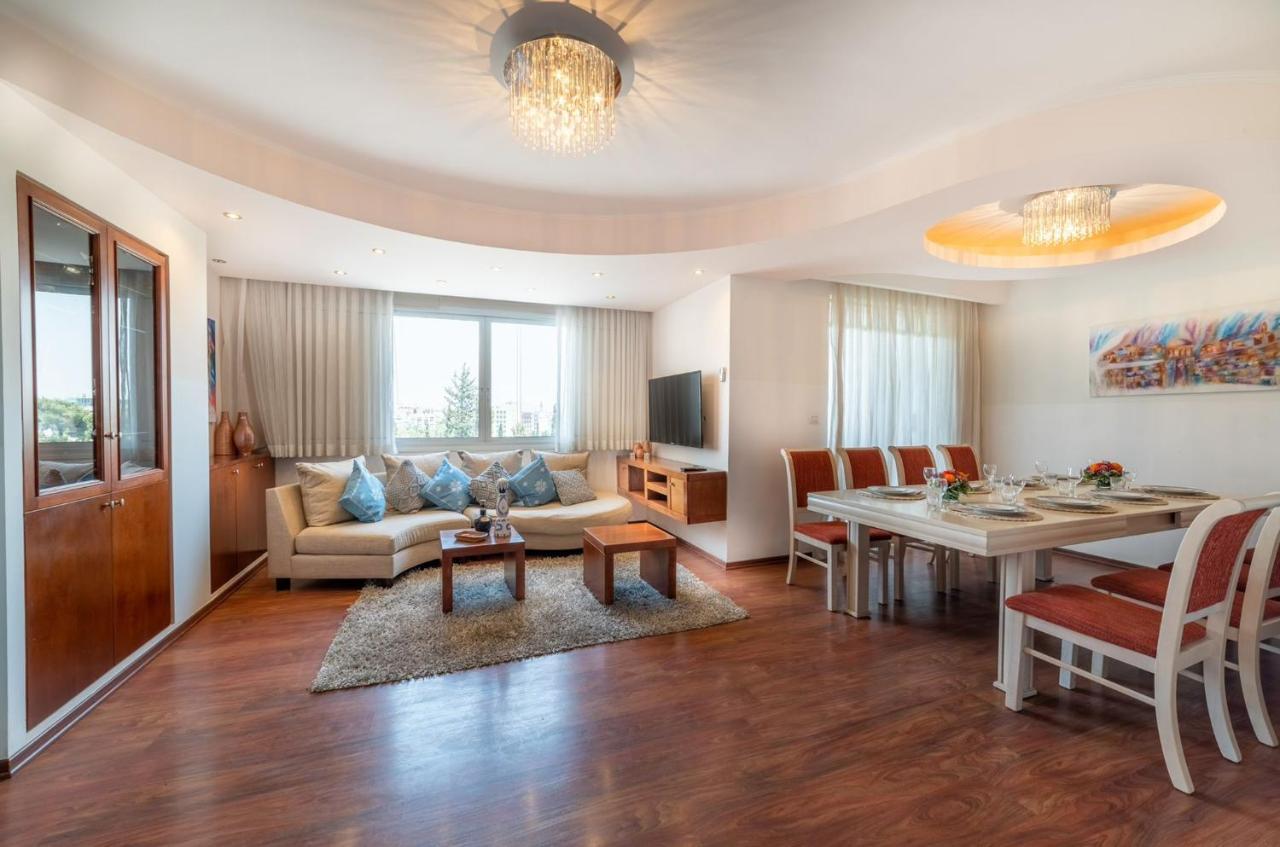 Art Apartment In Mamila - Art & View エルサレム エクステリア 写真