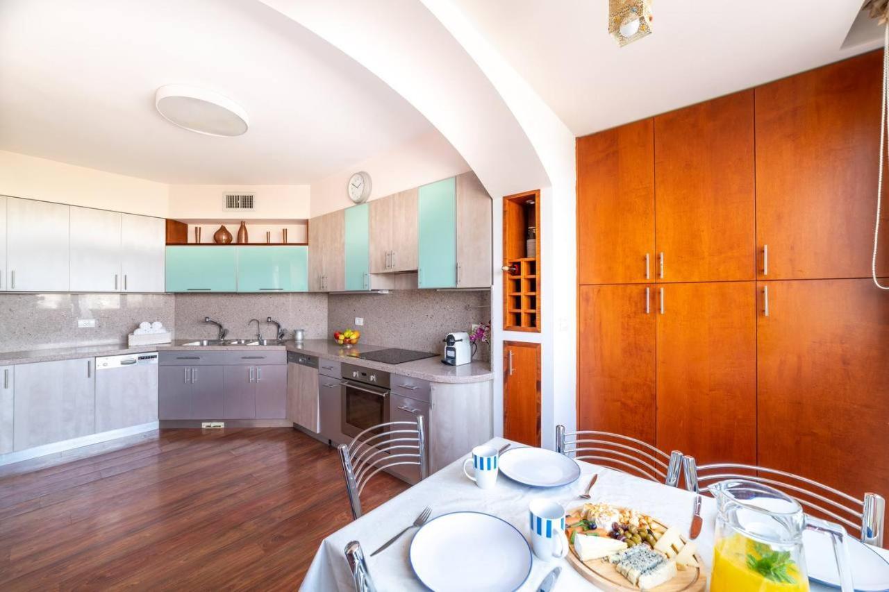 Art Apartment In Mamila - Art & View エルサレム エクステリア 写真