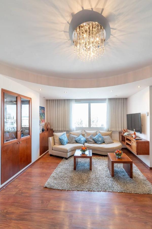 Art Apartment In Mamila - Art & View エルサレム エクステリア 写真